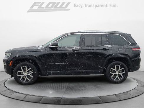 Used 2023 Jeep Grand Cherokee Limited w/ Luxury Tech Group II image 5