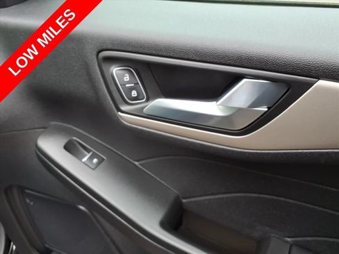 Certified 2022 Ford Escape SEL AWD/4WD image 10