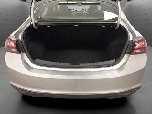 Used 2021 Chevrolet Malibu LT FWD image 20