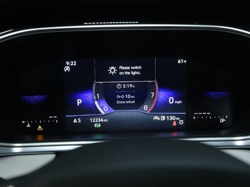 Used 2025 Volkswagen Taos SE image 25