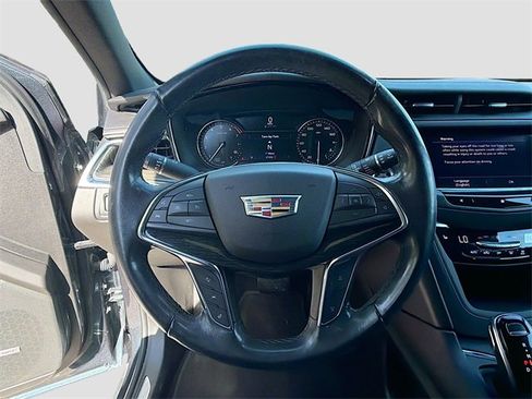 Used 2020 Cadillac XT5 Premium Luxury image 37