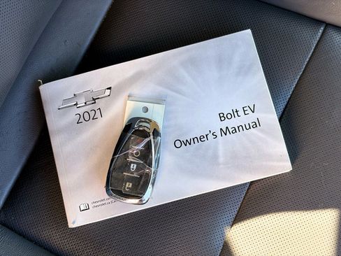 Used 2021 Chevrolet Bolt Premier w/ Infotainment Package image 21