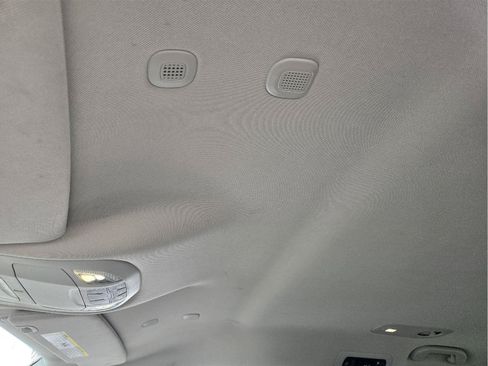 Used 2024 Chrysler Pacifica Touring-L FWD image 21