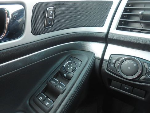 Used 2012 Ford Explorer XLT AWD/4WD image 18