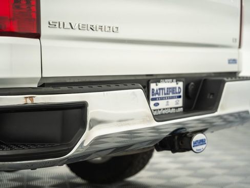 Used 2022 Chevrolet Silverado 1500 LT AWD/4WD image 10