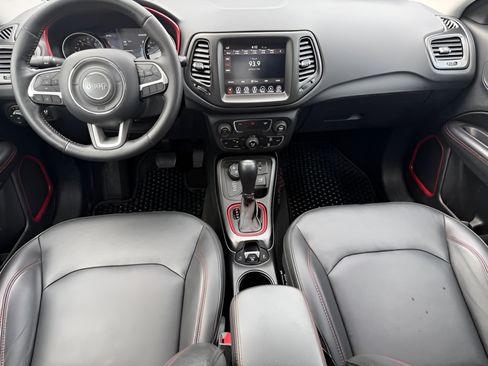 Used 2018 Jeep Compass Trailhawk w/ Leather Interior Group AWD/4WD image 10