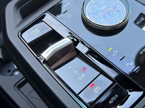 Used 2026 BMW iX xDrive45 image 27