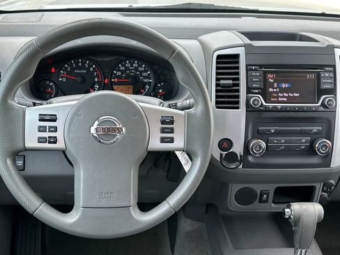 Used 2017 Nissan Frontier SV image 16