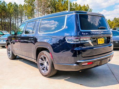 Used 2024 Jeep Grand Wagoneer L 4WD image 5