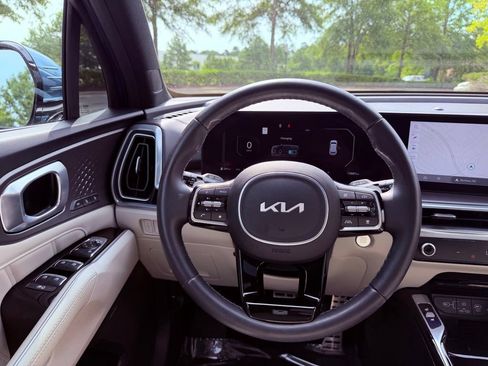 Used 2025 Kia Sorento SX Prestige AWD/4WD image 22