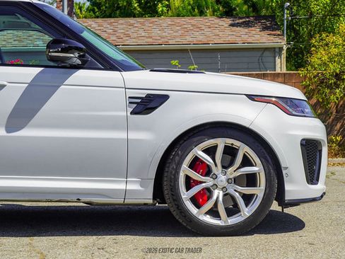 Used 2022 Land Rover Range Rover Sport SVR image 11