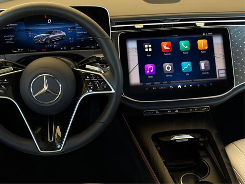 Used 2024 Mercedes-Benz E 350 4MATIC Sedan image 16