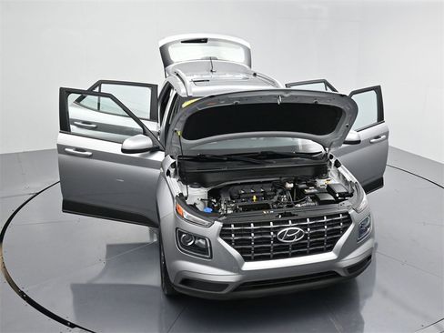 Used 2023 Hyundai Venue SEL image 58