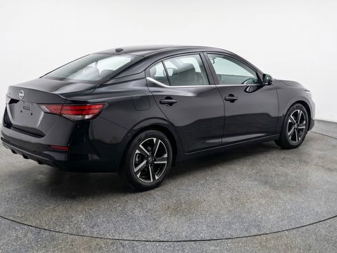 Used 2025 Nissan Sentra SV FWD image 9