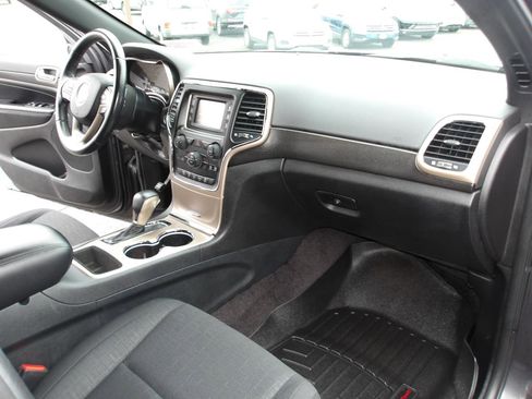 Used 2017 Jeep Grand Cherokee Laredo w/ Quick Order Package 23E image 13