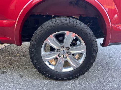 Used 2017 Ford F150 Platinum w/ Equipment Group 701A Luxury image 37