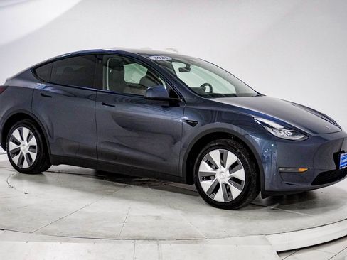 Used 2023 Tesla Model Y Long Range image 12