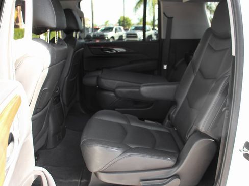 Used 2020 Cadillac Escalade ESV Luxury image 41