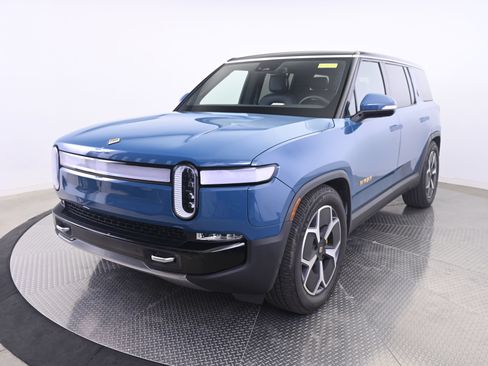 Used 2024 Rivian R1S Adventure Quad AWD/4WD image 1