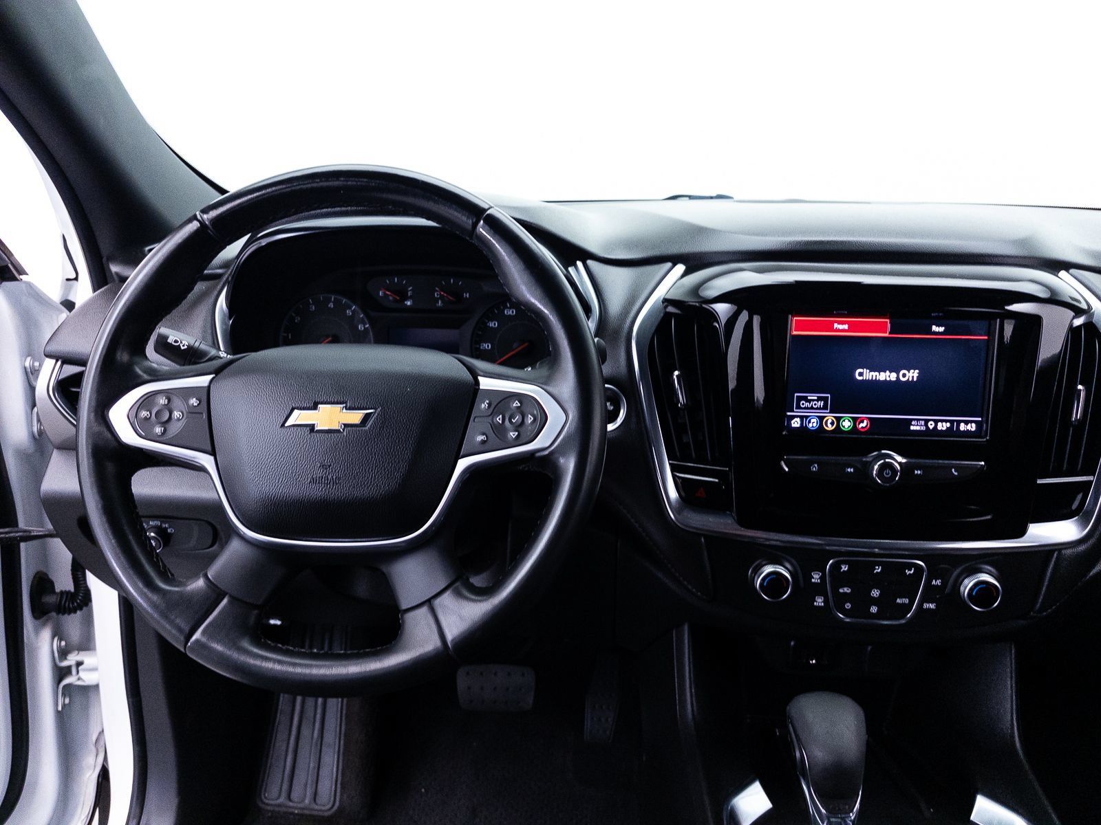 Used 2023 Chevrolet Traverse LT w/ LPO, Cargo Package FWD image 5