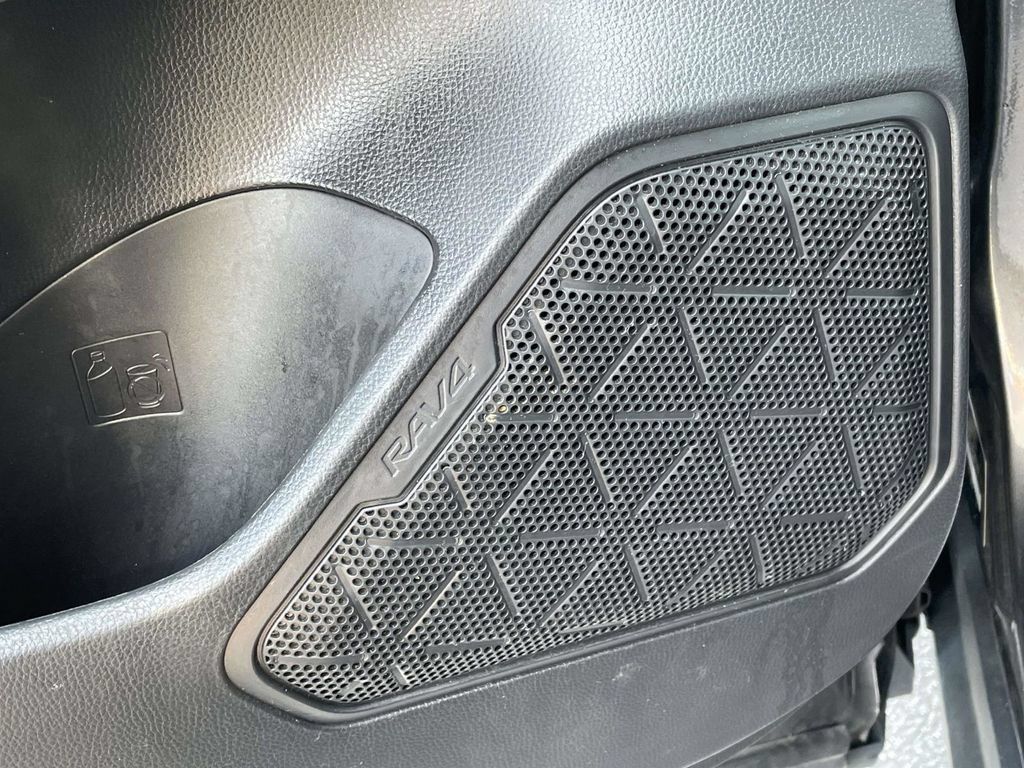 Used 2024 Toyota RAV4 XLE AWD/4WD image 17