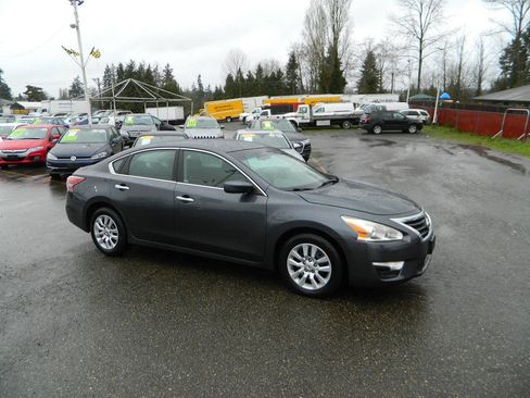 Used 2013 Nissan Altima 2.5 S image 2