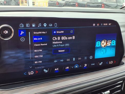 Used 2025 Chevrolet Tahoe LT AWD/4WD image 4
