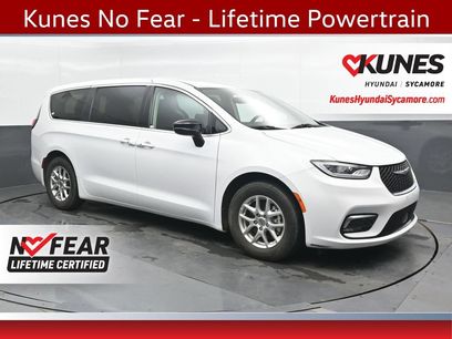 Used 2024 Chrysler Pacifica Touring-L