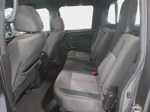 Used 2024 Nissan Titan SV w/ SV Convenience Package RWD image 22