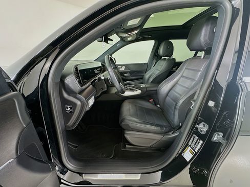 Used 2021 Mercedes-Benz GLS 450 4MATIC image 23