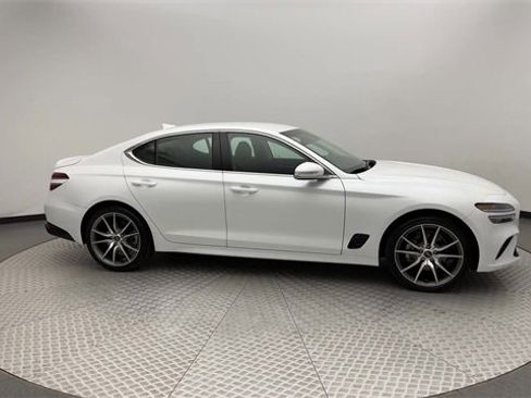 Used 2023 Genesis G70 2.0T image 9