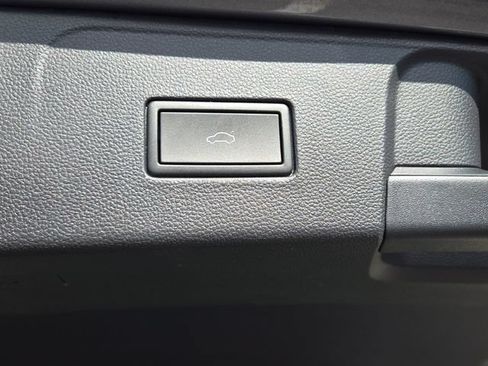 Used 2023 Volkswagen Atlas SE w/ Panoramic Sunroof Package FWD image 32