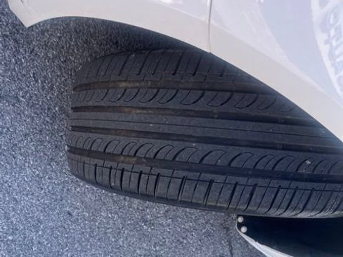 Used 2018 Ford Fusion SE FWD image 14