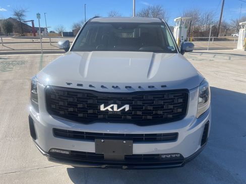 Used 2022 Kia Telluride SX w/ Nightfall Edition Package image 2