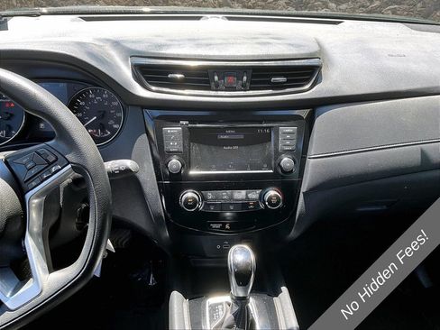 Used 2019 Nissan Rogue S AWD/4WD image 5