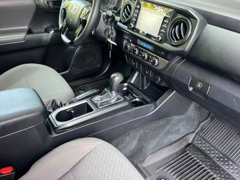 Certified 2022 Toyota Tacoma SR AWD/4WD image 15