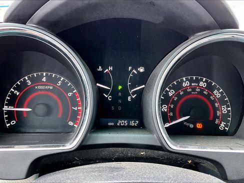 Used 2012 Toyota Highlander FWD w/ Cold Weather Pkg image 24