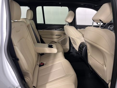 Certified 2024 Jeep Grand Cherokee Limited w/ Luxury Tech Group II image 31