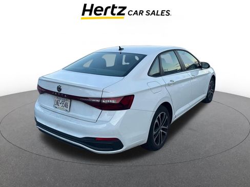 Used 2025 Volkswagen Jetta Sport image 6