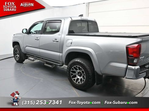 Used 2021 Toyota Tacoma SR5 AWD/4WD image 14