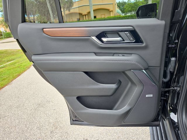 New 2026 GMC Yukon Denali w/ Denali Reserve Package AWD/4WD image 12