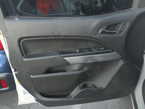 Used 2022 Chevrolet Colorado LT w/ Fleet Safety Package RWD image 19