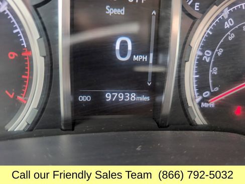 Used 2021 Toyota 4Runner Limited AWD/4WD image 19