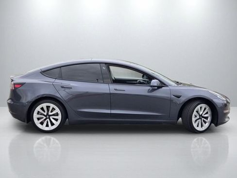 Used 2021 Tesla Model 3 Standard Range Plus image 3