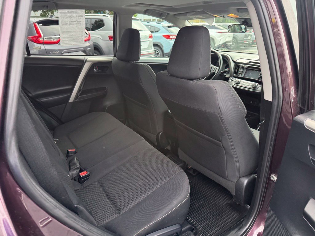 Used 2018 Toyota RAV4 XLE AWD/4WD image 20