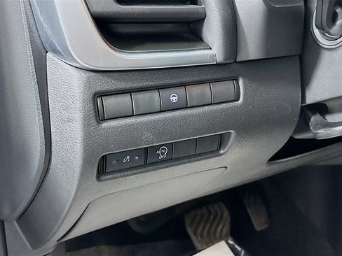 Used 2023 Nissan Rogue SV AWD/4WD image 10