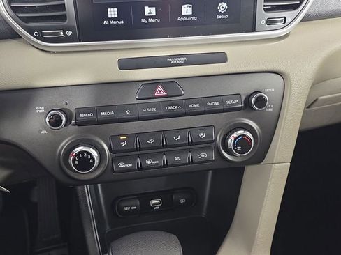 Used 2022 Kia Sportage LX FWD image 24