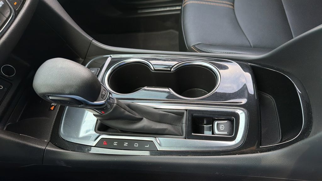 Used 2023 Chevrolet Equinox Premier FWD image 17