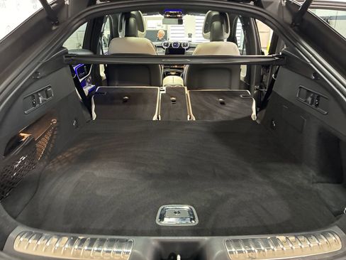 Used 2025 Mercedes-Benz GLC 300 4MATIC image 26