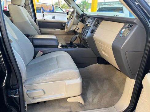 Used 2013 Ford Expedition XLT image 7